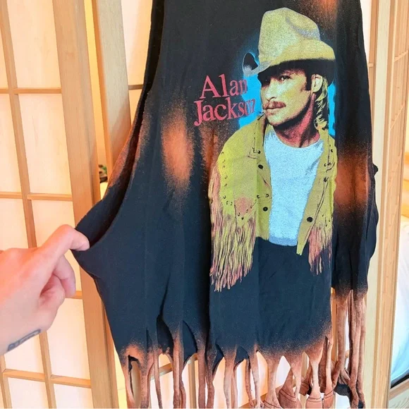 Alan Jackson Distressed Tee - Picture 2 of 7